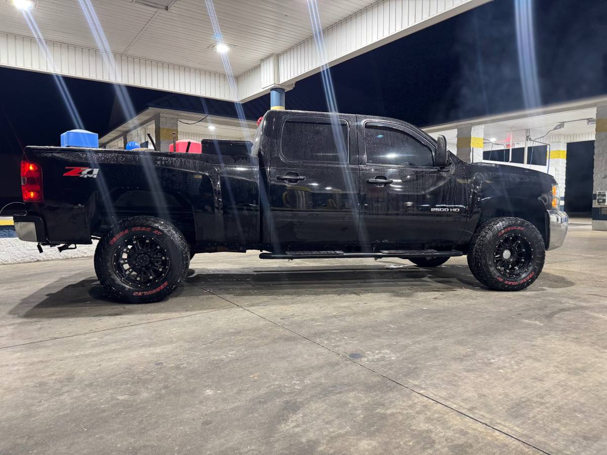 2010 Chevrolet Silverado 2500HD 1LT - Photo 8