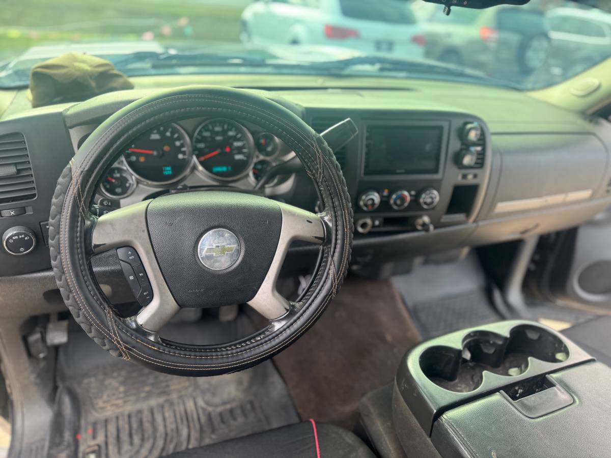 2010 Chevrolet Silverado 2500HD 1LT - Photo 13
